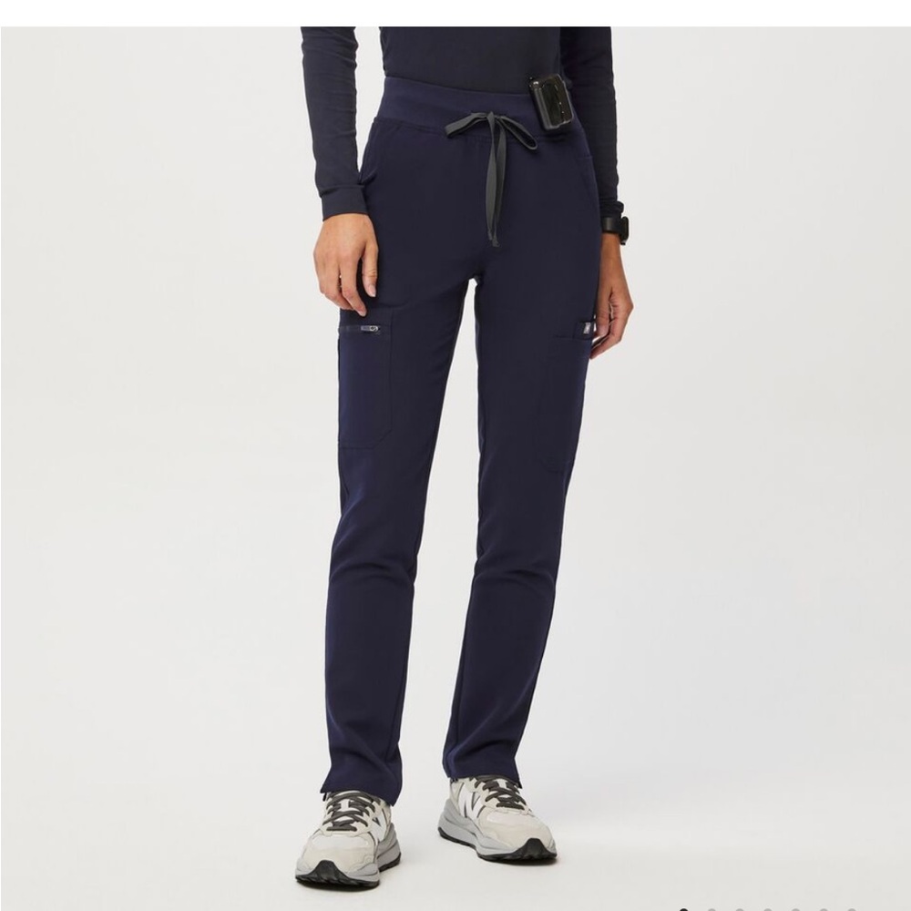 Figs technical collection NWT
